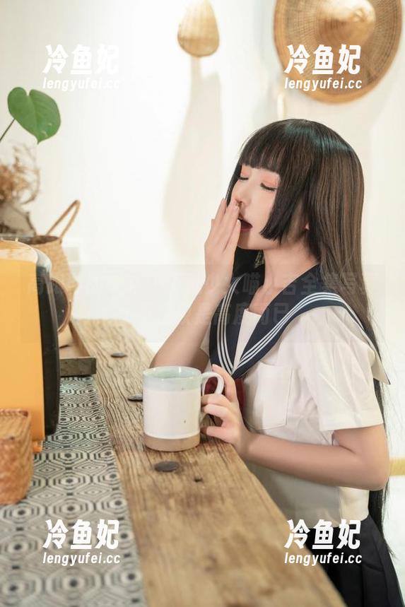高跟鞋的战斗：爆机少女喵小吉全集写真，不仅仅是高度而已