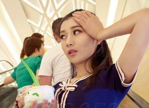 爱丝 - 羡慕索菲的白裙，图库精选里的那种无可替代