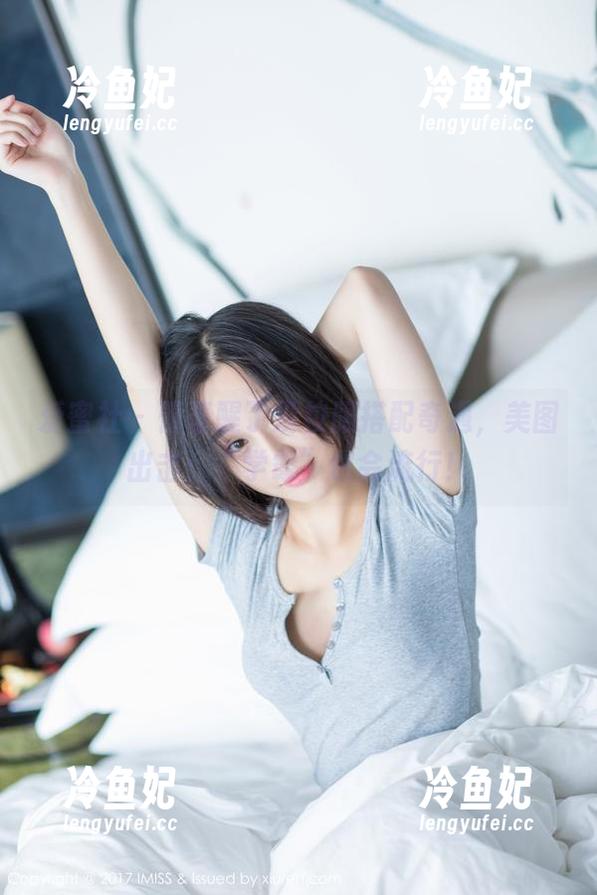 爱蜜社 - 蕾蕾醒了没校服搭配奇遇，美图出击：“学霸”也会流行！