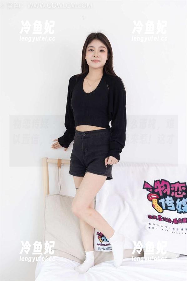 物恋传媒-elise 物恋传媒 - elise在照片中那么清纯,难以置信,我整只手指头都举起来惹!这才叫‘写真’!