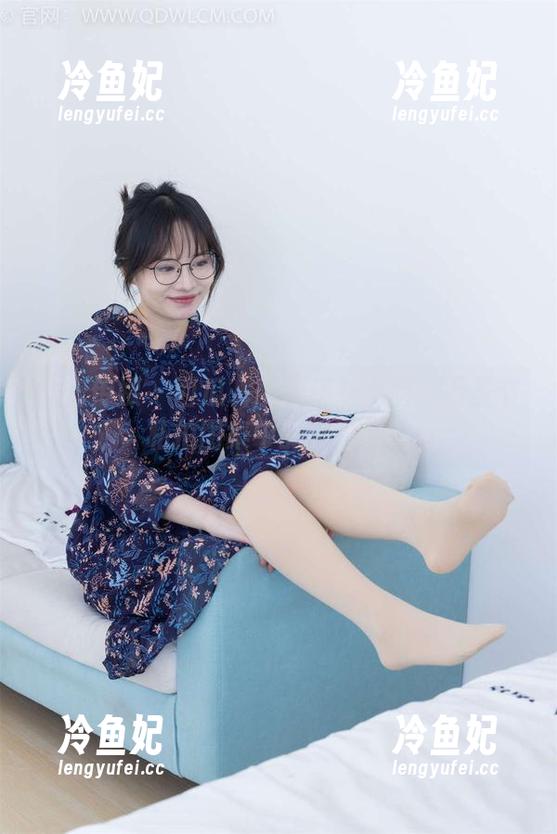 物恋传媒-小昭 物恋传媒 - 西瓜、南瓜还有小昭:万圣节私拍图集中的滑稽历险