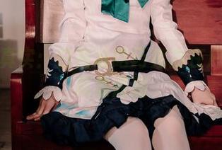 短暂而真实：白莉爱吃巧克力在户外的写真集原图