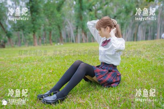 红裙在线合集，祖木子不会在乎你的眼光，但你会在乎她。