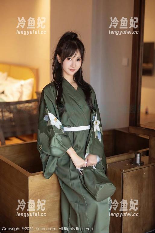 秀人网-e宝小野猫 秀人网 - 教室里的e宝小野猫,一张图片怎么能翻转整个学习季