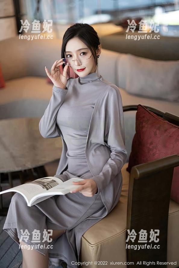 秀人网-你的兔妹妹 秀人网 - 关于你的兔妹妹美脚的原图,额…我明天还要上班吗?