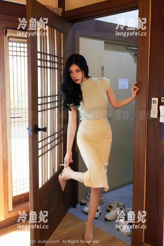 秀人网-周于希Sally 秀人网 - 周于希Sally的护士写真,壁纸里满是无奈的美