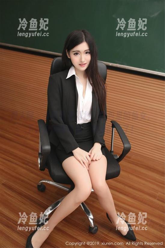秀人网-小芭乐 秀人网 - 小芭乐穿婚纱,图包里的仙女,下次见她得叫她“亲爱的”了!