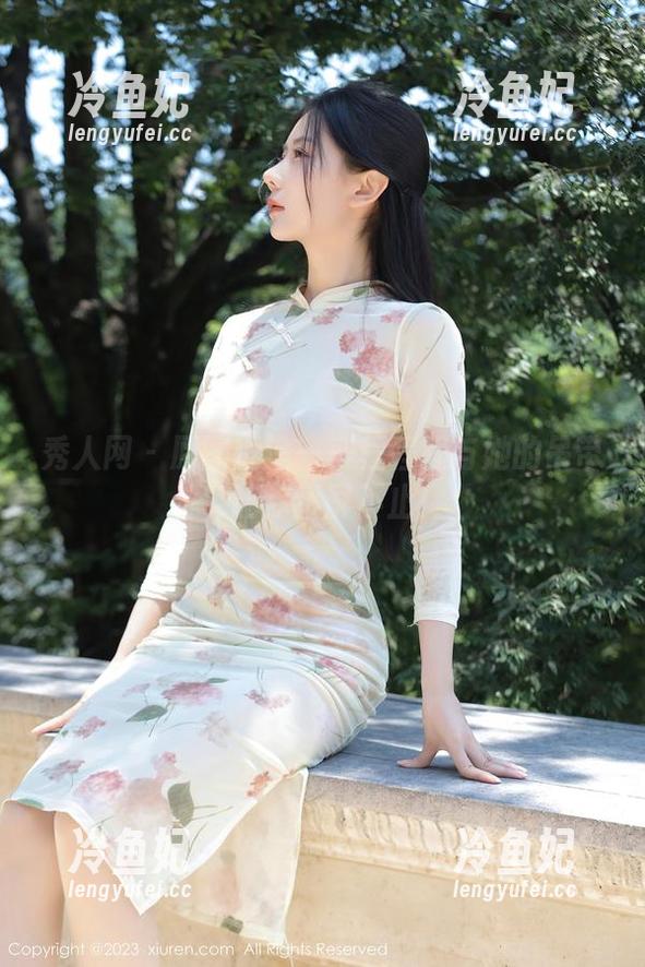 秀人网-程程程 秀人网 - 原图速递——程程程与她的吊带,让你舔屏不止!