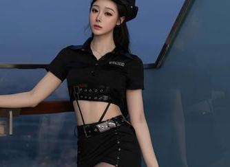 秀人网 - 这件皮衣不简单——软软roro的最新美图，试试你的眼光？