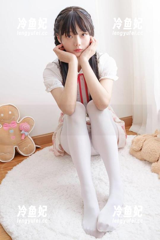 稚乖画册 - 在美图和资源之间游荡，夜夜的礼服让你心神驰骋！