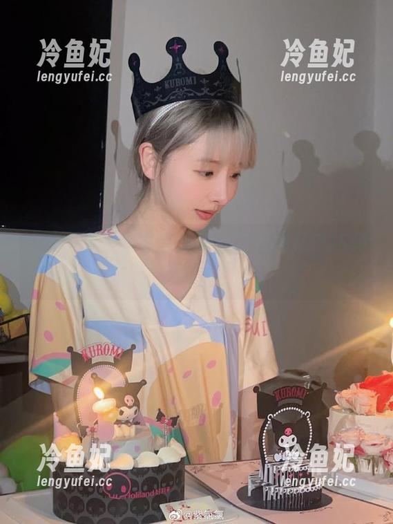 紫氯氯 又来一波:紫氯氯更新,二月梅花COS何必期待?