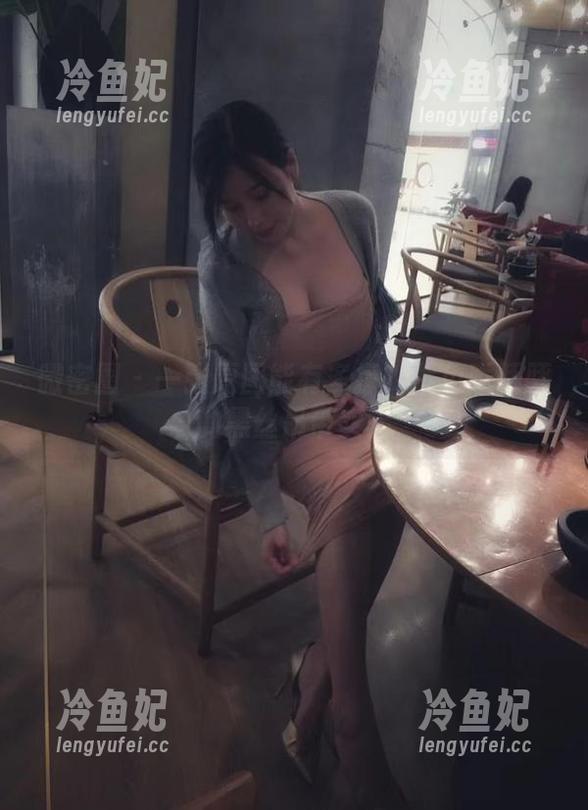 微密圈 - 一张原图能有多撩？紫色哒豚豚的黑丝吊带实验