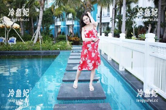 美媛馆 - 果儿Victoria的原图：看似单纯，透过透明的层次感看更深。