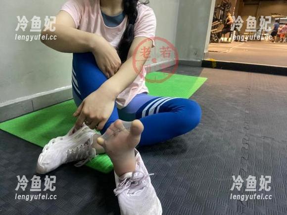 微密圈 - 浴缸是个好地方：若若老师全集原图分享，这个水泡很有社交潜力！