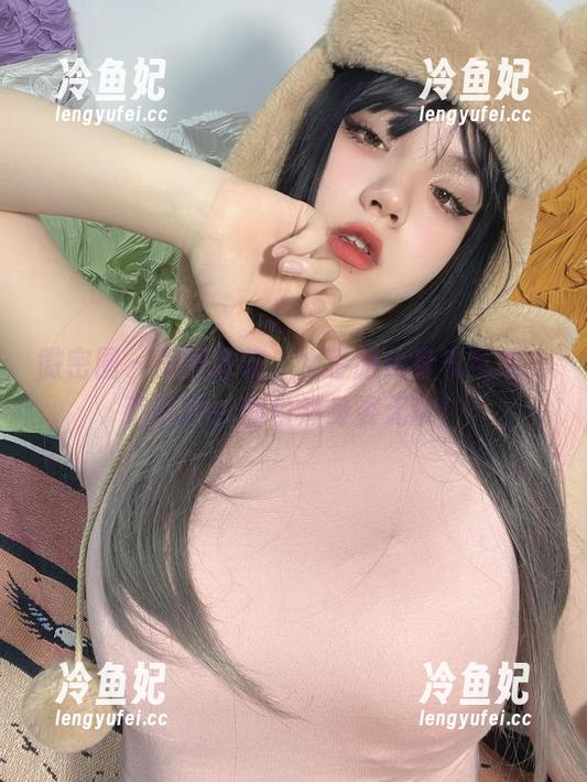 微密圈 - 美图降临，水手服化身气氛组，葱油饼er的自然身姿无敌！