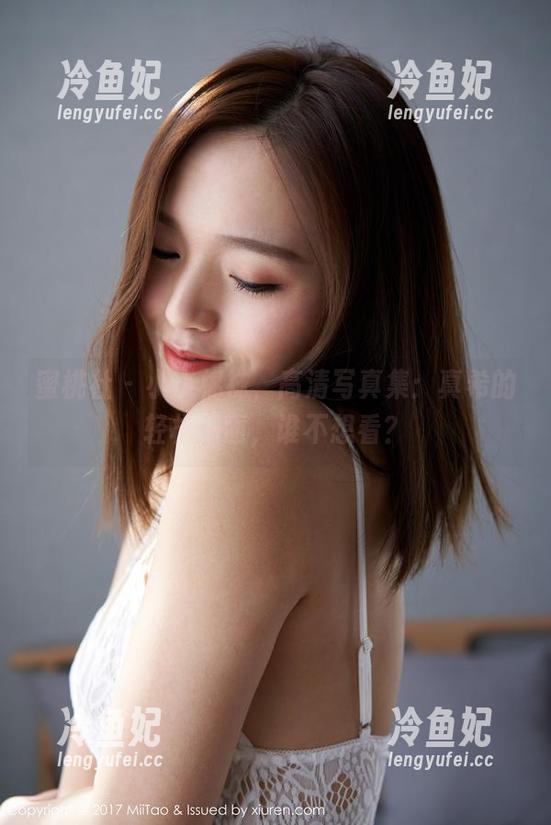 蜜桃社-真希 蜜桃社 - 小小棉袜,高清写真集:真希的轻松一面,谁不想看?