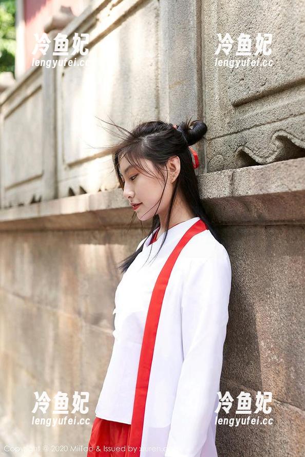 蜜桃社-韵莉娜VANILLA 蜜桃社 - 紧急通知!韵莉娜VANILLA护士图集更新,快来报到,不然要打针了