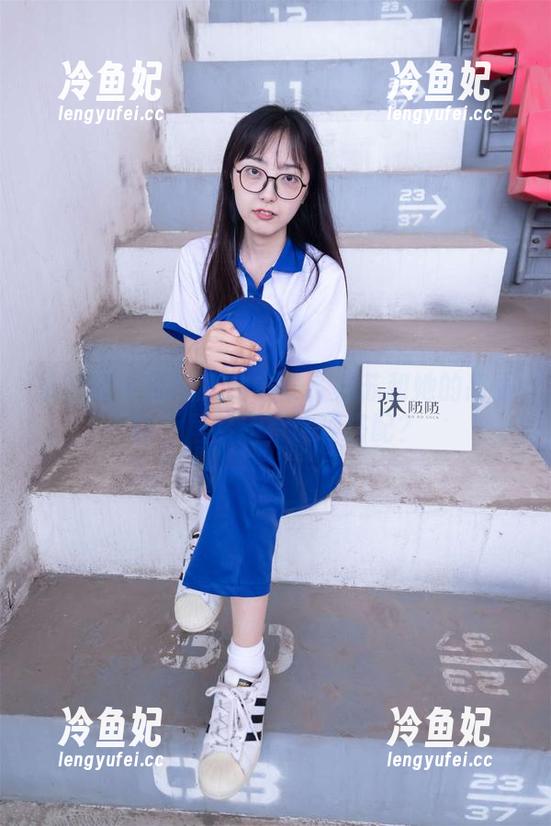 袜啵啵 - 原图大胆上线：苏苏和她的高跟鞋，居然还有这种搭配？