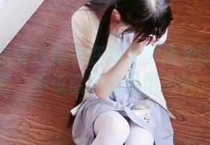 看西尔酱穿连体衣在私房图集里的那种状态，不说话已经足够传神。