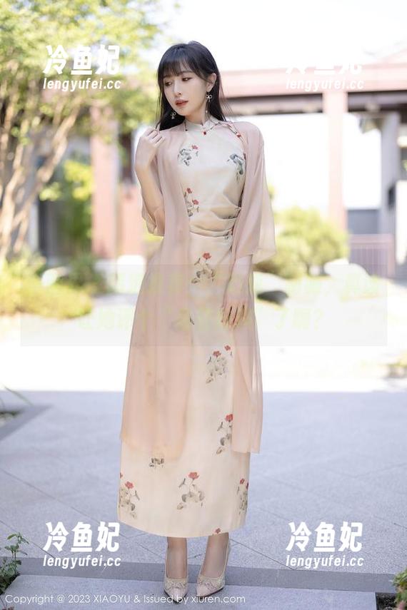 语画界-奶瓶 语画界 - 精选推荐:“奶瓶”制服,真该让她评个“最佳扮演”了啊?
