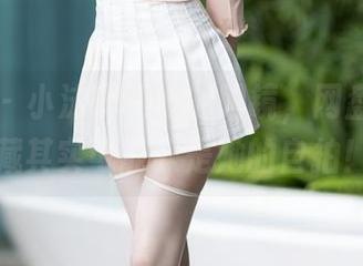 语画界 - 小沫琳和她的眼镜，网盘里的宝藏其实可能只是她的自拍！