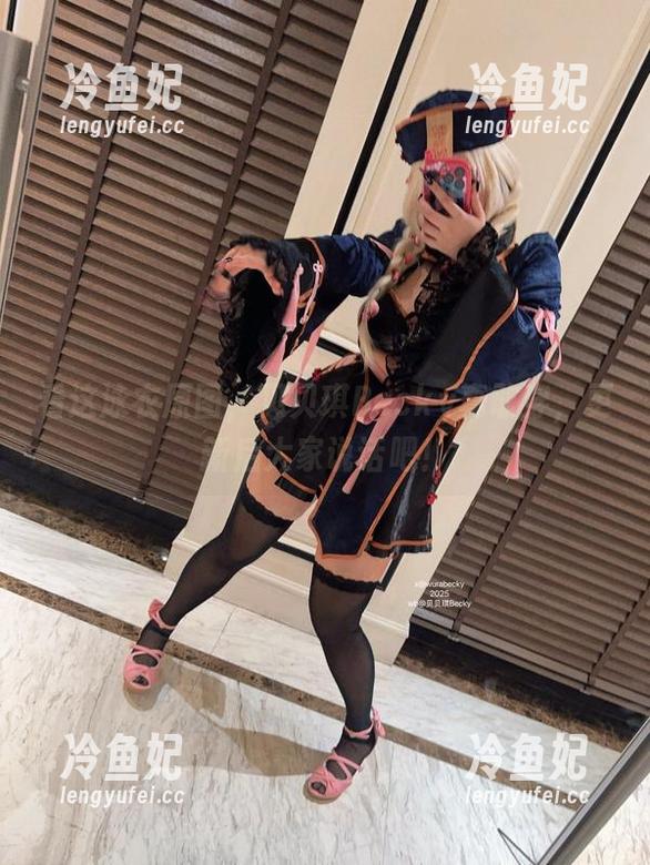 看这泳衣原图，贝贝琪Becky真敢穿，更新后大家说话吧！