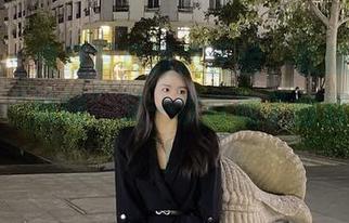 微密圈 - 免费写真脱离正经，软妹小九九和她的“妹妹”又一次打破了幽默的极限！