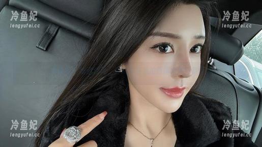 微密圈 - 海边沙滩，金希儿在私拍原图中游刃有余。