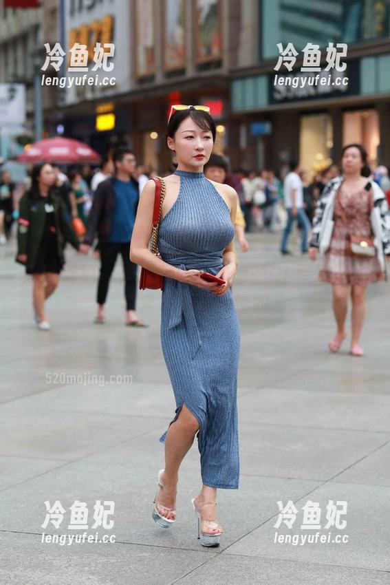 魔镜街拍 - 偷偷分享！婷婷的OL黑丝工作日常私拍让人惊叹