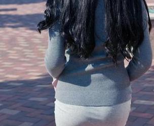 魔镜街拍 - 艾小青的女王游戏：在线写真大作战！